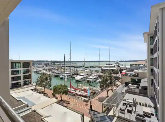 Others 5, Spacious Apartment On Akl Viaduct With Balcony!, Waitakere
