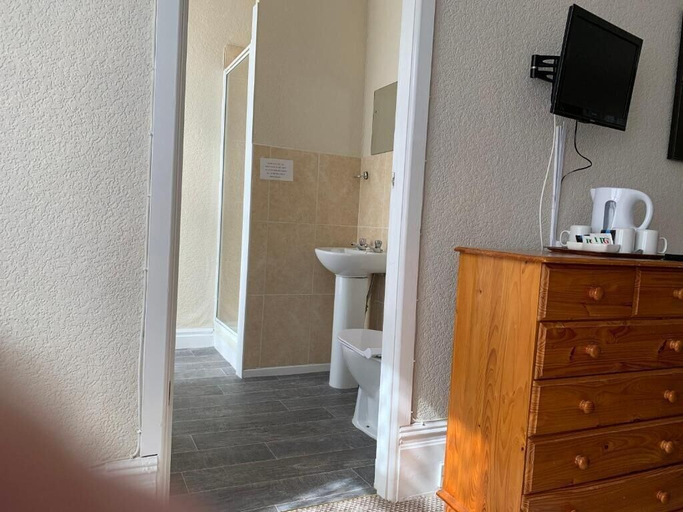 Bathroom 3, Sharn Bek Hotel, Blackpool