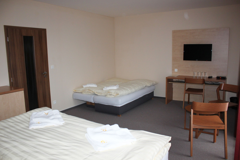 Bedroom 2, Hotel TOČ, Jeseník