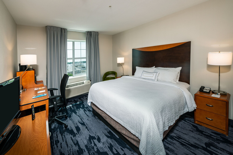Bedroom 3, Fairfield Inn & Suites by Marriott New Bedford, Bristol