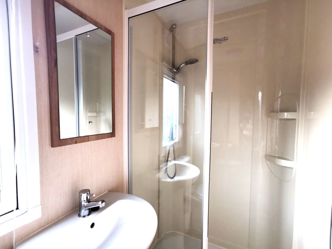 Bathroom 3, Snowdonia Sunbeach Holiday Sea and Mountain View, Gwynedd