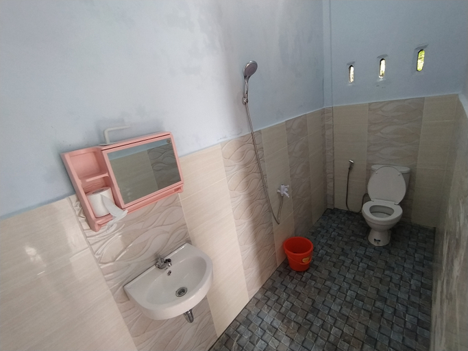 Bathroom 4, D'Flo Homestay, Samosir