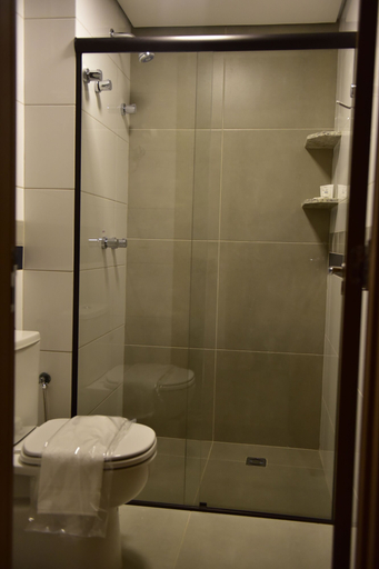 Bathroom, PRAIAS DO LAGO ECO RESORT - ACHEI FÉRIAS, Caldas Novas