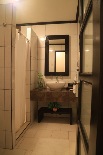 Bathroom 4, Puerto Del Sol Beach Resort, Bolinao