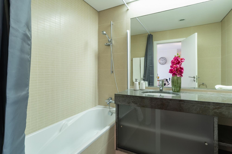 Bathroom, Centromar Bella Vista by Atlantic Holiday, Funchal