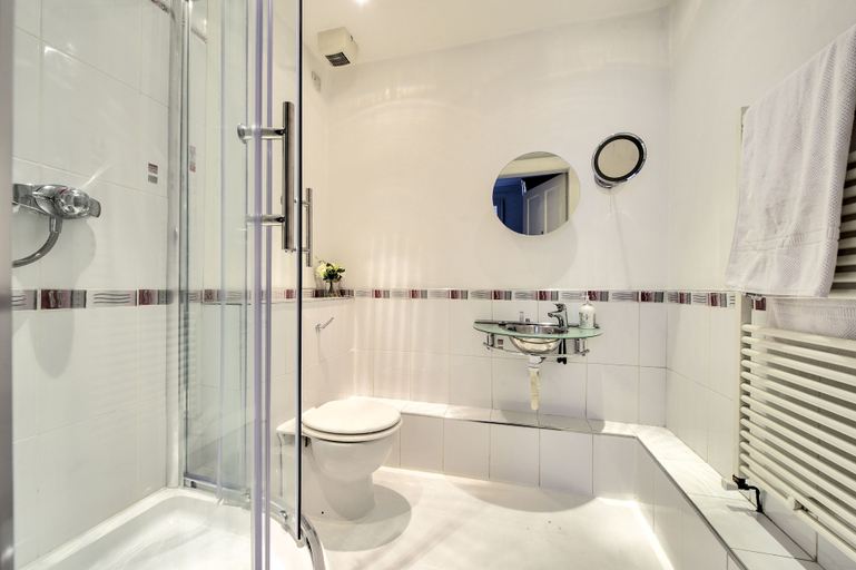 Bathroom 4, Alva - City Centre Apartment, Edinburgh