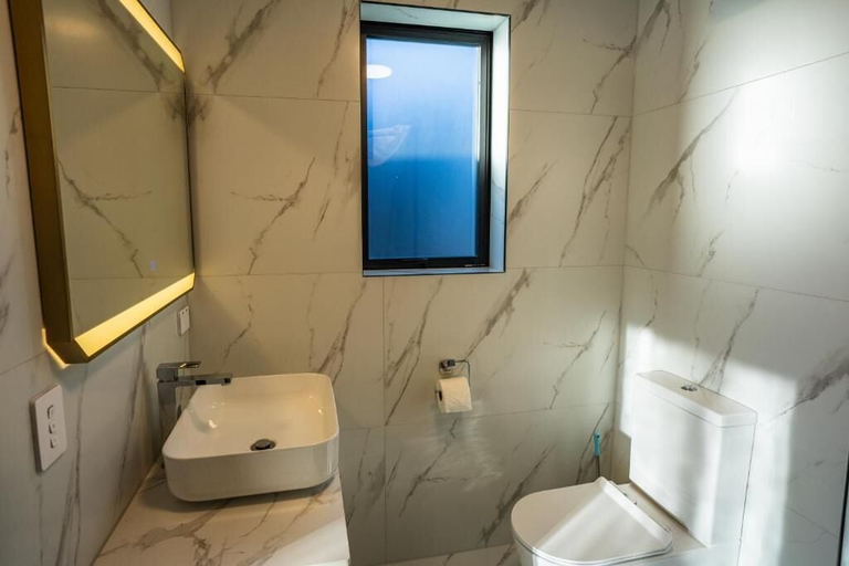 Bathroom 3, JillyLan Village Apartment, Central Otago