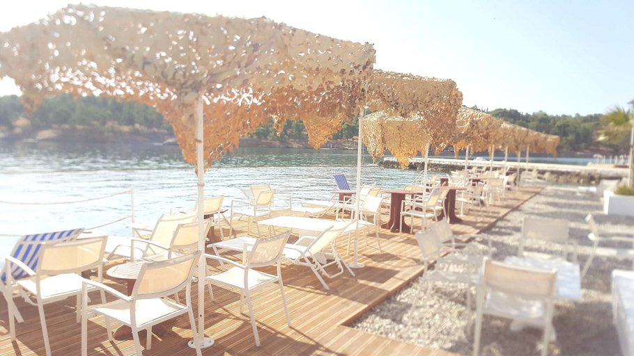 Food & Drinks, Seafarer's Suite, Central Greece