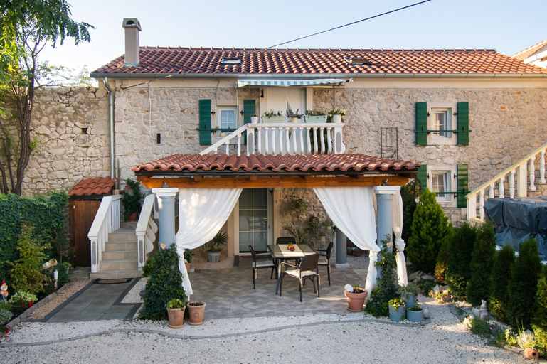 Exterior & Views 2, Apartment Kameni Dvori, Nin