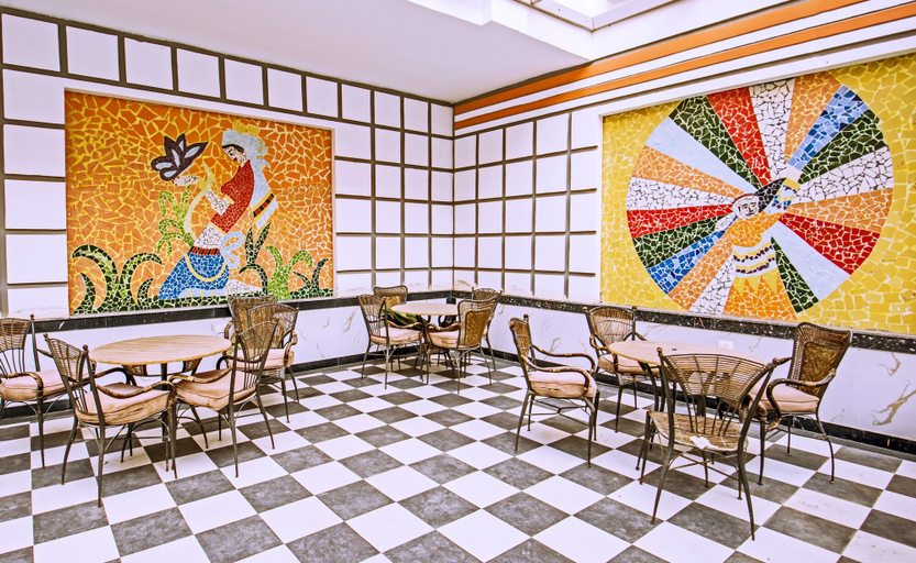 Food & Drinks 5, Sheraton Plaza - Central Hurghada by The New Marina, Al-Ghurdaqah