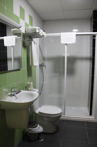 Bathroom 4, Estación Jaén, Jaén