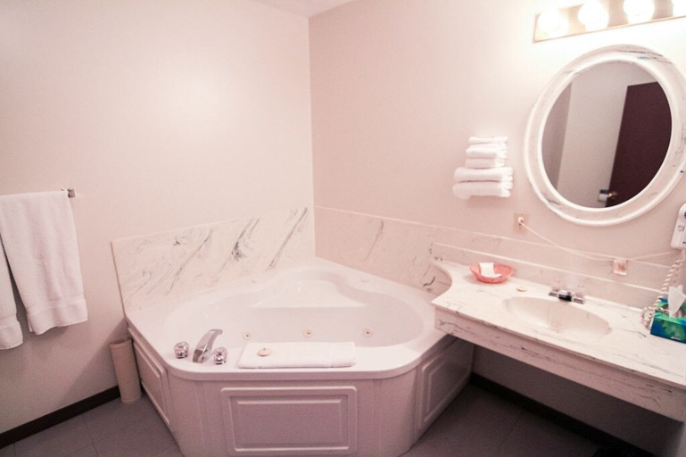 Bathroom 3, Torrent River Inn, Division No. 9