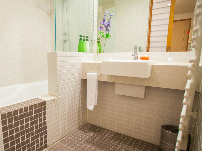 Bathroom 3, Yukiyama Apartments, Kutchan
