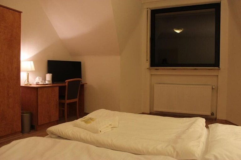 Bedroom 3, Hotel Gaya, Main-Taunus-Kreis