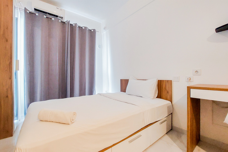 Bedroom 1, Simply Look and Restful Studio Sky House BSD Apartment By Travelio, South Tangerang