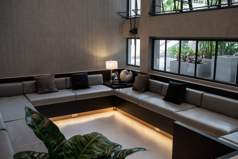Exterior & Views 24