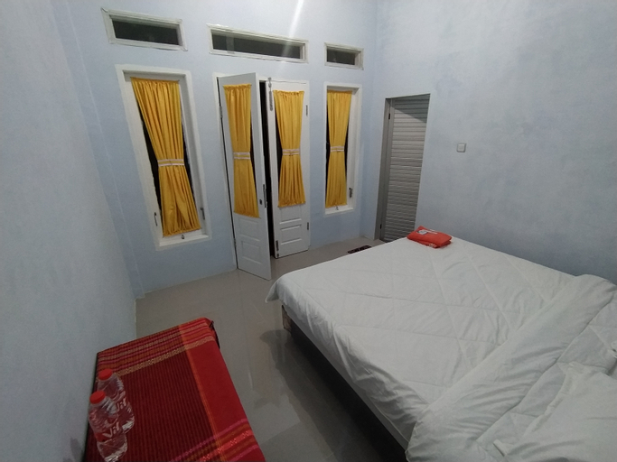 Bedroom 3, D'Flo Homestay, Samosir