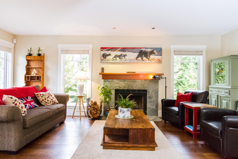 Others 5, Spacious Town Home With Private Hot Tub, Squamish-Lillooet