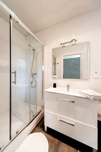 Bathroom 4, Casa Vilaró, Barcelona