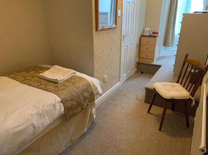 Bedroom 2, Sharn Bek Hotel, Blackpool