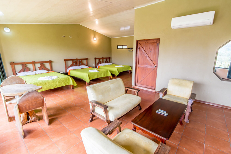 Bedroom 2, Hotel Arenal Palace, San Carlos