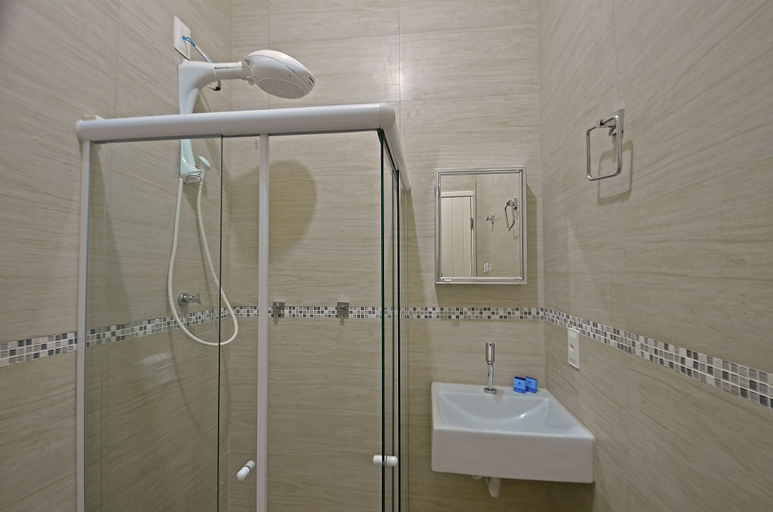 Bathroom 2, Rio Rentals 021- C074 Studio na quadra da praia de Copacabana, Rio de Janeiro