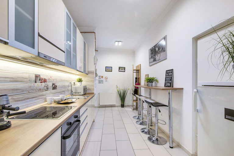 Food & Drinks 5, Real Apartments Kertesz, Budapesti