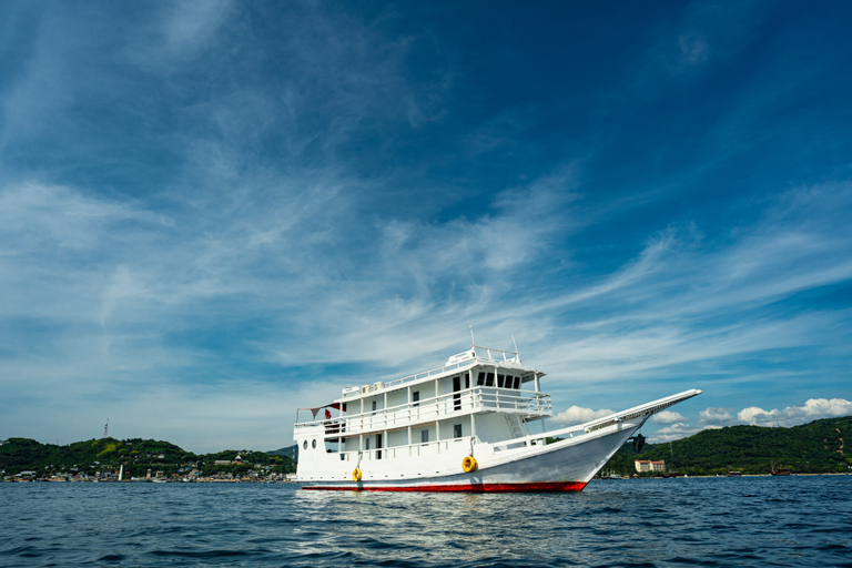 AraVista Liveaboard, West Manggarai
