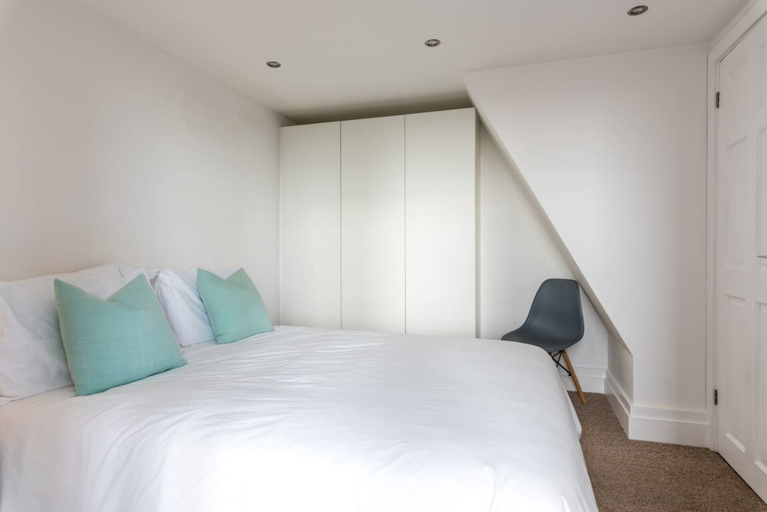 Bedroom 5, Immaculate 1-bed Apartment on Hove Seafront, Brighton and Hove