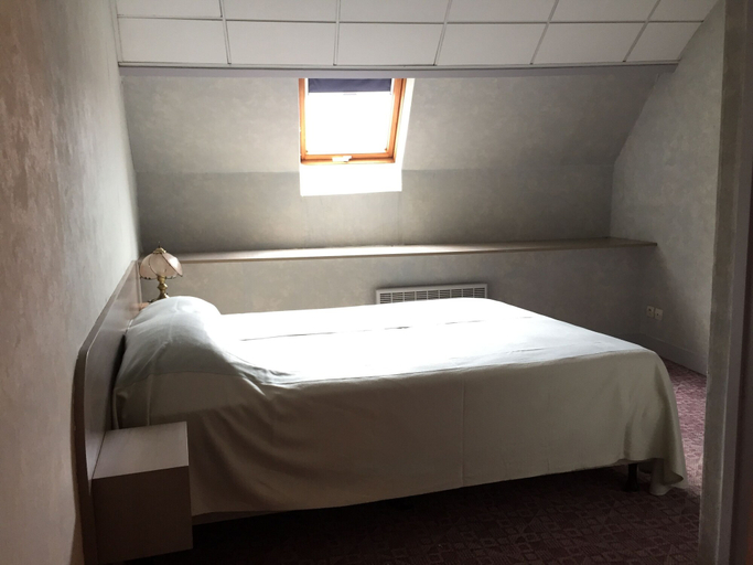 Bedroom 4, Hotel De La Mare, Oise