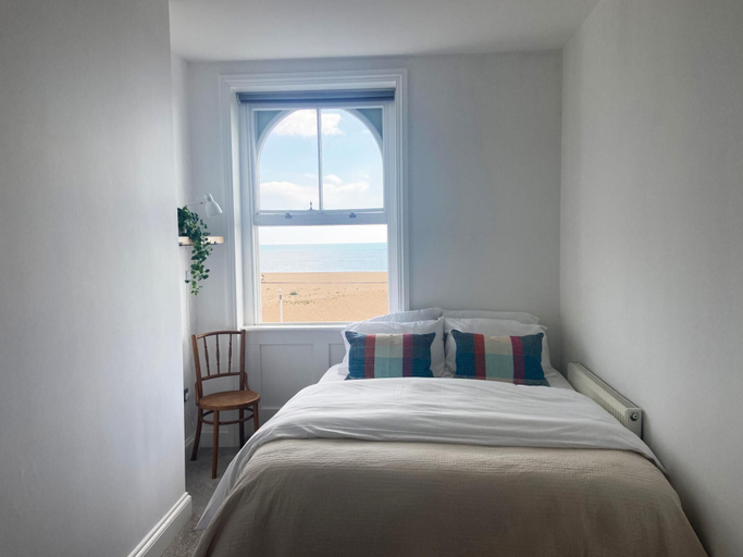 Bedroom 3, Spacious 2BD Flat With Stunning Views Folkestone, Kent