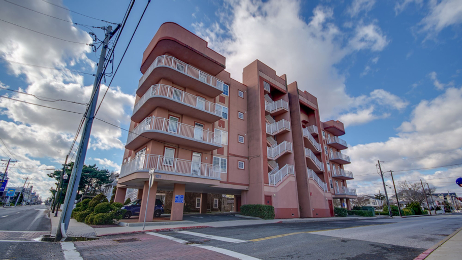 Americana Princess Suites and Condos, Worcester