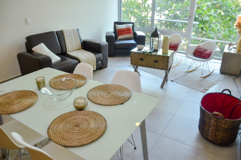 Food & Drinks 4, Condo 3.14, Compostela
