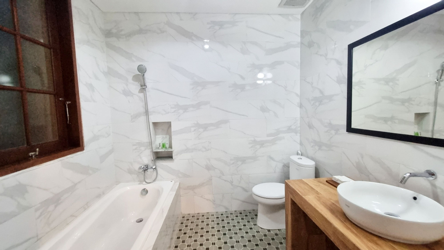 Bathroom 4