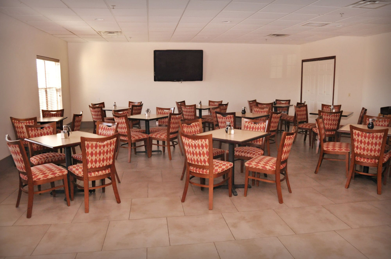 Food & Drinks 5, Country Inn & Suites by Radisson, Kearney, NE, Buffalo