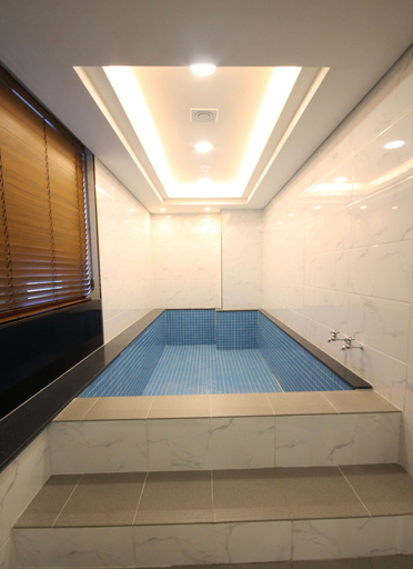 Others 5, Amare Hotel, Dong