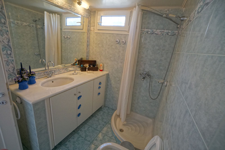 Bathroom 3, Seafarer's Suite, Central Greece