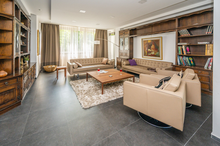 Luxury Apartment in Beautiful Neighborhood, Sarajevo