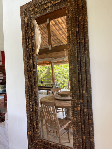 Others 4, Bia Trixx's Home, Porto Seguro