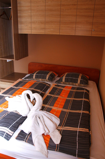 Bedroom 2, Club 218 Wellness Luxus Apartman, Siófok