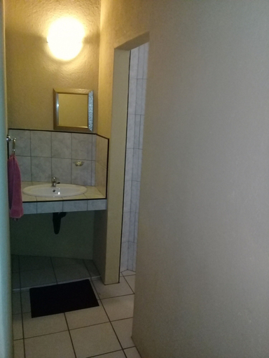Bathroom 3, Horizon View Chalets, Ehlanzeni