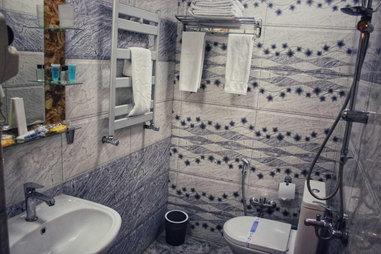 Bathroom 2, Green Garden Hotel, Baku