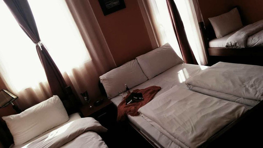 Bedroom 3, Hotel Lovcen