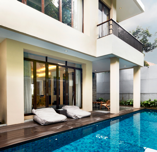Sport & Beauty 3, Permai 1 Villa 3BR with private pool, Bandung