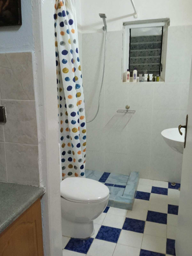 Bathroom, Studio Flat - Sleeps 4 & Private Garden, Sarandës