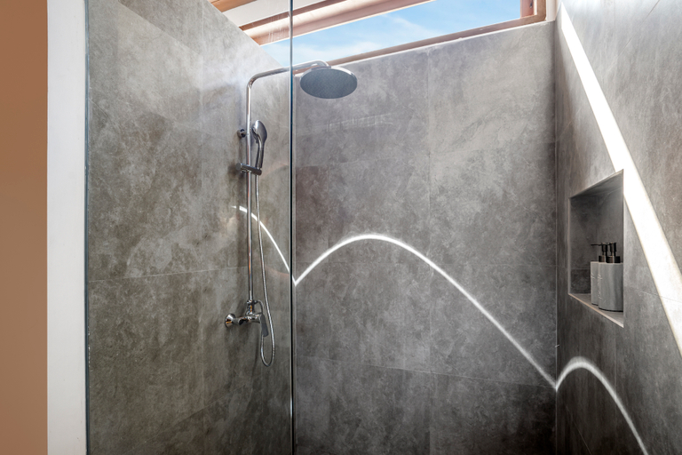 Bathroom 4, Nusantara Loft Ndao by Alfred in Bali, Badung