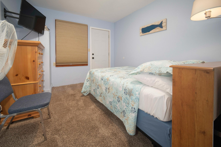 Bedroom 2, Barefoot Bungalow, Clatsop