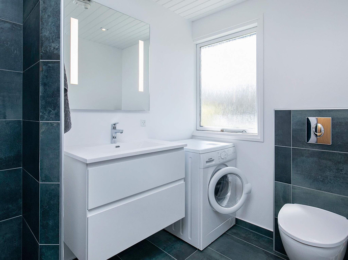 Bathroom, Gorgeous Holiday Home in Blåvand Jutland With Terrace, Varde