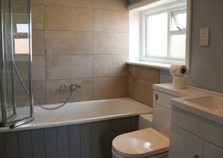 Bathroom 3, The White Horse Hotel, Suffolk
