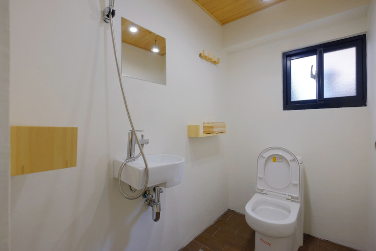 Bathroom 3, Baker Street Design Inn, Tainan